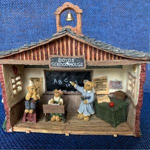 Boyd’s Bear Schoolhouse